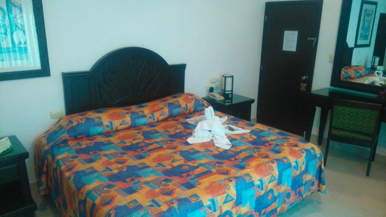 Hotel Del Sol Канкун Экстерьер фото